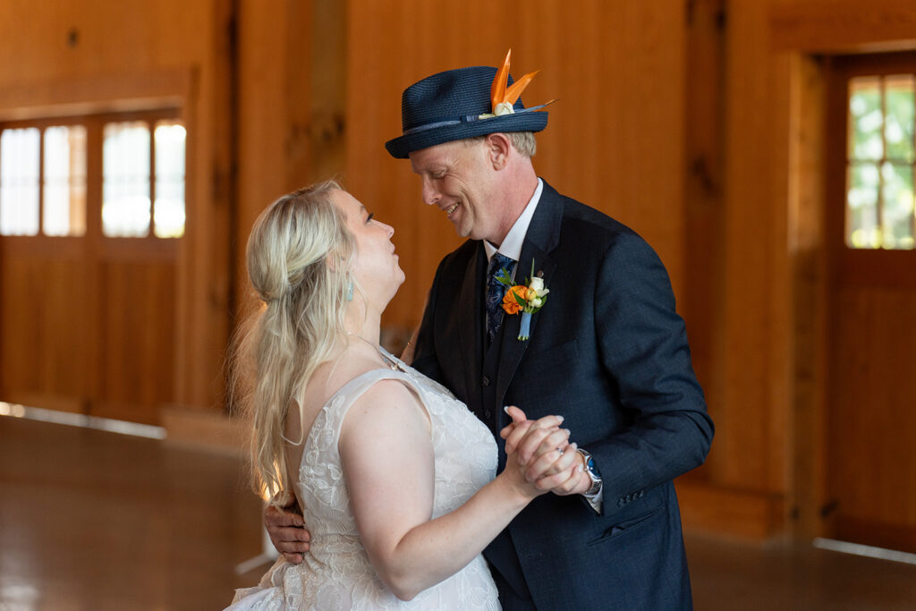 Barns of Kanak wedding photographer - first dance reception barn